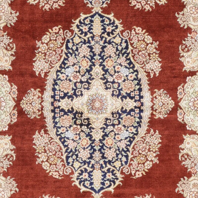 Hereke Oriental Rug 79 × 124 cm, Silk, hand-knotted — view 4