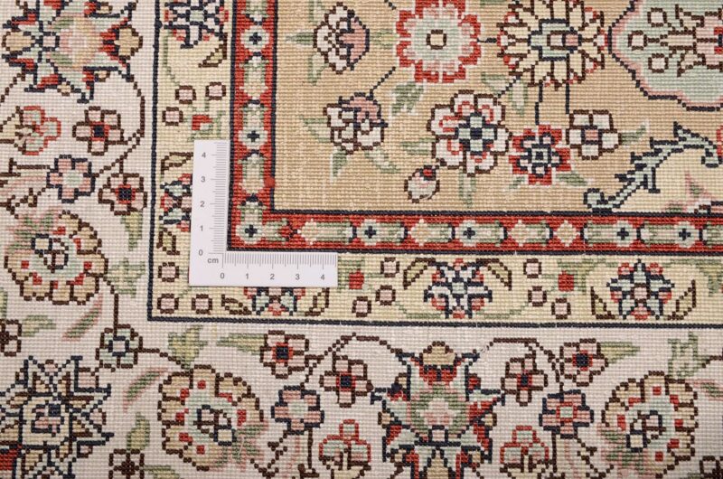 Hereke Oriental Rug 79 × 124 cm, Silk, hand-knotted, very fine — view 3