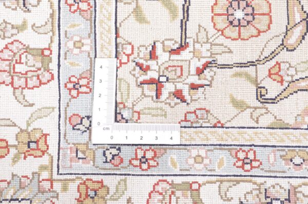 Hereke Oriental Rug 79 × 130 cm, Silk, hand-knotted — view 3 Hereke Oriental Rug 79 × 130 cm, Silk, hand-knotted — view 3