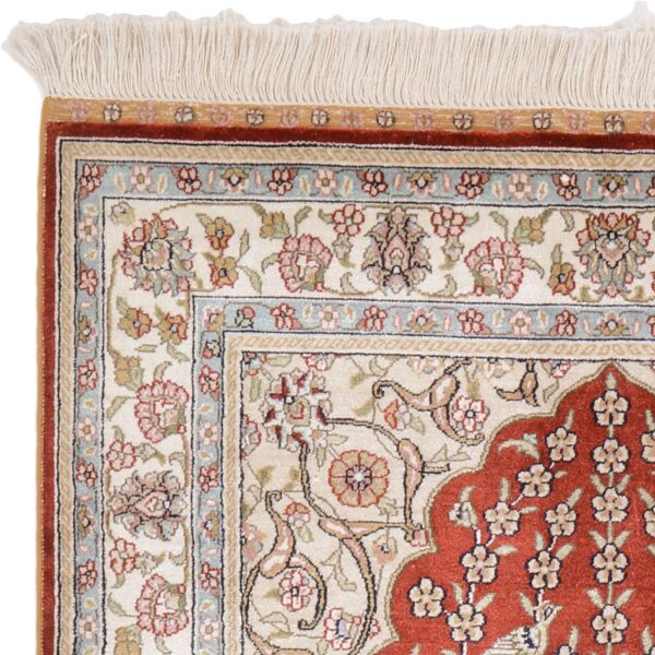 Hereke Oriental Rug 79 × 130 cm, Silk, hand-knotted — view 5 Hereke Oriental Rug 79 × 130 cm, Silk, hand-knotted — view 5