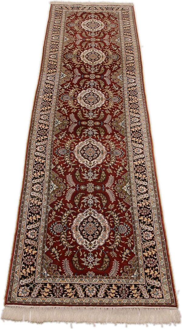 Hereke Oriental Rug 79 × 328 cm, Silk, hand-knotted — view 2 Hereke Oriental Rug 79 × 328 cm, Silk, hand-knotted — view 2