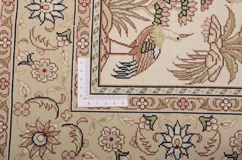 Hereke Oriental Rug 80 × 125 cm, Silk, White/Beige, hand-knotted — view 3