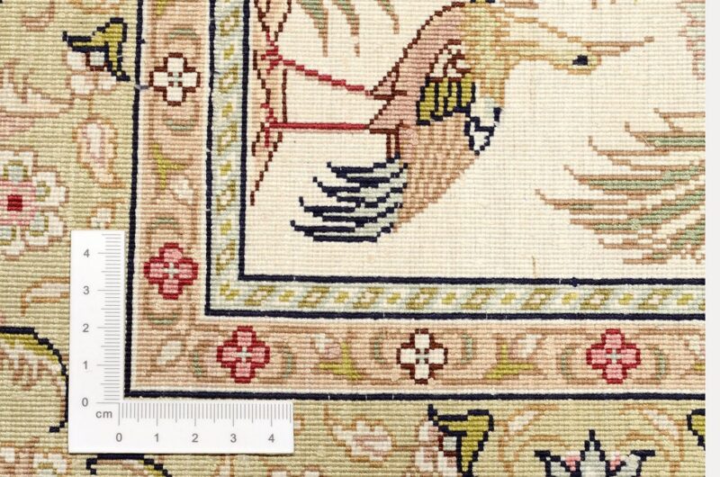 Hereke Oriental Rug 80 × 125 cm, Silk, hand-knotted, exclusive — view 3 Hereke Oriental Rug 80 × 125 cm, Silk, hand-knotted, exclusive — view 3
