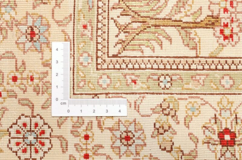 Hereke Oriental Rug 80 × 126 cm, Silk, hand-knotted — view 3