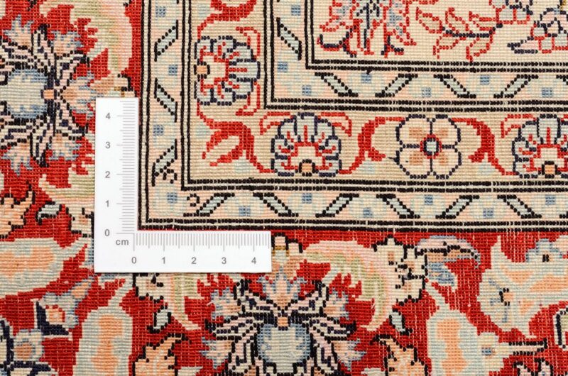Hereke Oriental Rug 91 × 122 cm, Silk, hand-knotted — view 3