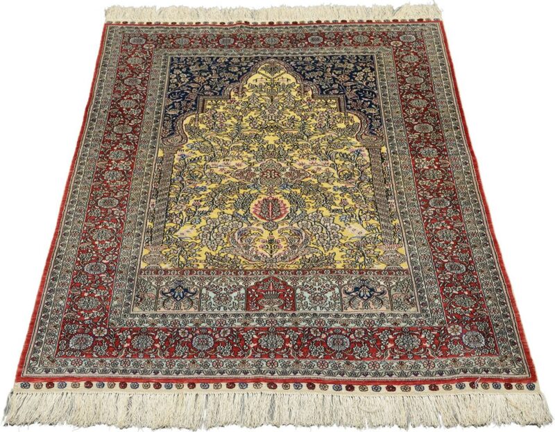 Hereke Oriental Rug 91 × 145 cm, Silk, hand-knotted — view 2