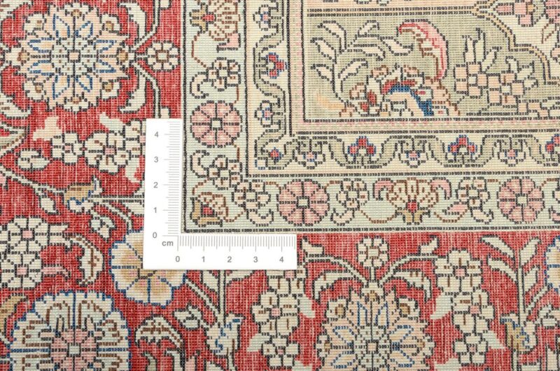 Hereke Oriental Rug 91 × 145 cm, Silk, hand-knotted — view 3