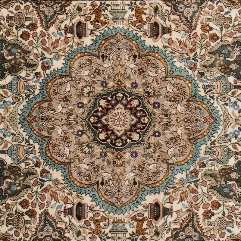 Hereke Oriental Rug 91 × 151 cm, Silk, hand-knotted — view 4 Hereke Oriental Rug 91 × 151 cm, Silk, hand-knotted — view 4