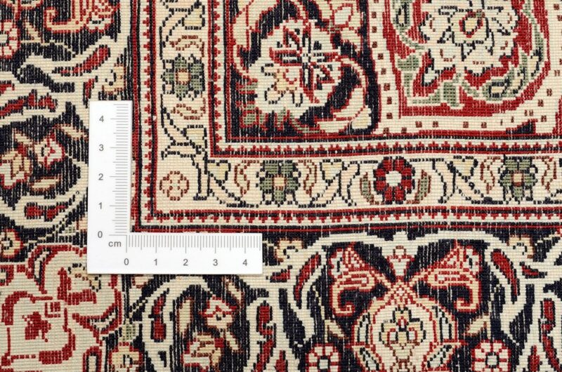 Hereke Oriental Rug 91 × 91 cm, Silk, hand-knotted — view 3