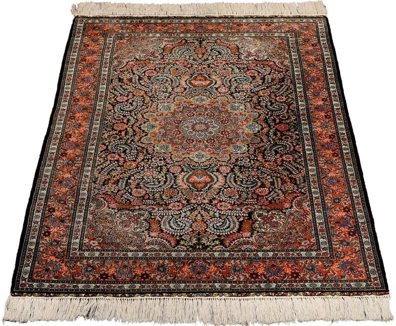 Hereke Oriental Rug 92 × 151 cm, Silk, hand-knotted — view 2 Hereke Oriental Rug 92 × 151 cm, Silk, hand-knotted — view 2