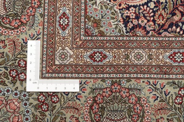 Hereke Oriental Rug 93 × 95 cm, Silk, hand-knotted — view 3 Hereke Oriental Rug 93 × 95 cm, Silk, hand-knotted — view 3
