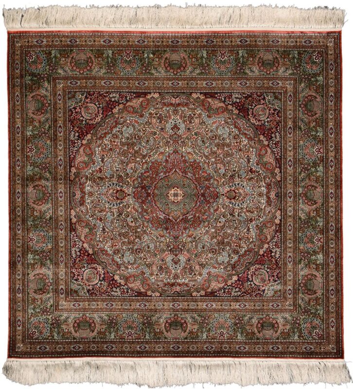 Hereke Oriental Rug 93 × 95 cm, Silk, hand-knotted Hereke Oriental Rug 93 × 95 cm, Silk, hand-knotted