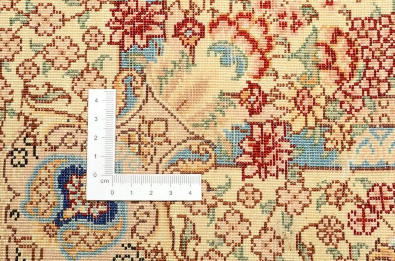 Hereke Oriental Rug 95 × 140 cm, Silk, hand-knotted — view 3