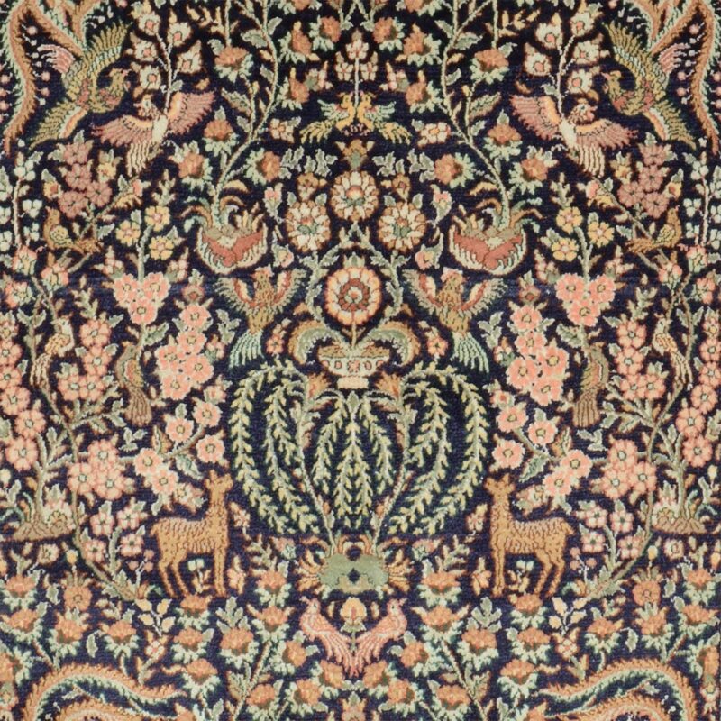 Hereke Oriental Rug 95 × 152 cm, Silk, hand-knotted — view 4 Hereke Oriental Rug 95 × 152 cm, Silk, hand-knotted — view 4