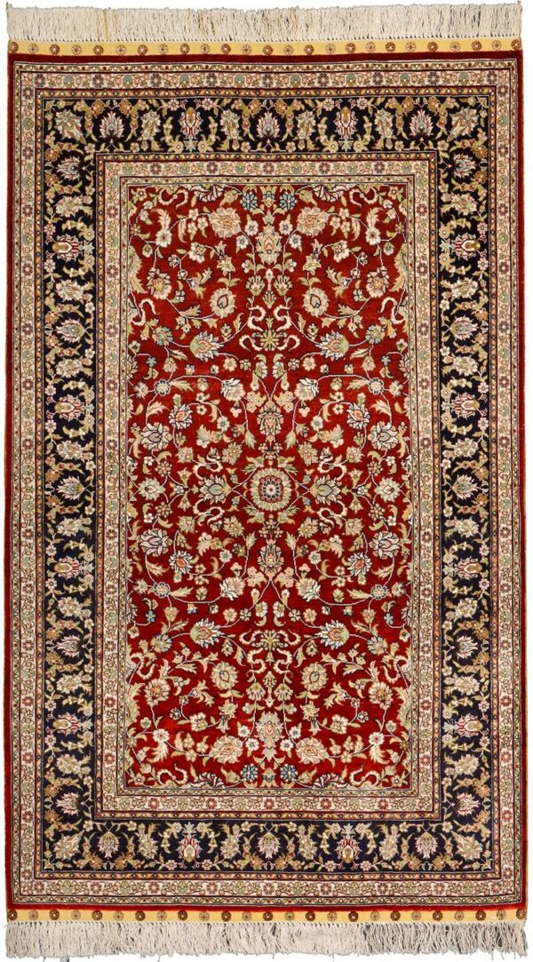 Hereke Oriental Rug 95 × 155 cm, Silk, hand-knotted Hereke Oriental Rug 95 × 155 cm, Silk, hand-knotted