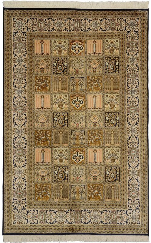 Indian Oriental Rug 121 × 186 cm, Silk, hand-knotted Indian Oriental Rug 121 × 186 cm, Silk, hand-knotted