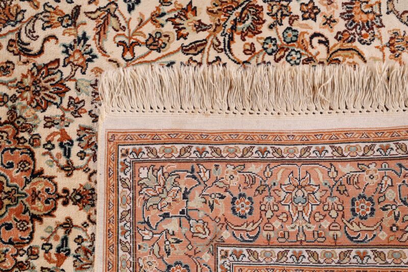 Indian Oriental Rug 124 × 182 cm, Silk, hand-knotted, vintage — view 7