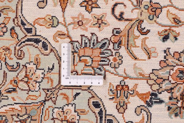 Indian Oriental Rug 124 × 182 cm, Silk, hand-knotted, vintage — view 8