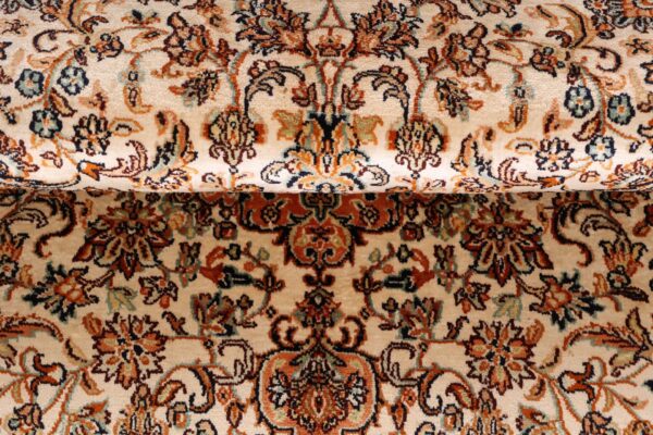 Indian Oriental Rug 124 × 182 cm, Silk, hand-knotted, vintage — view 9