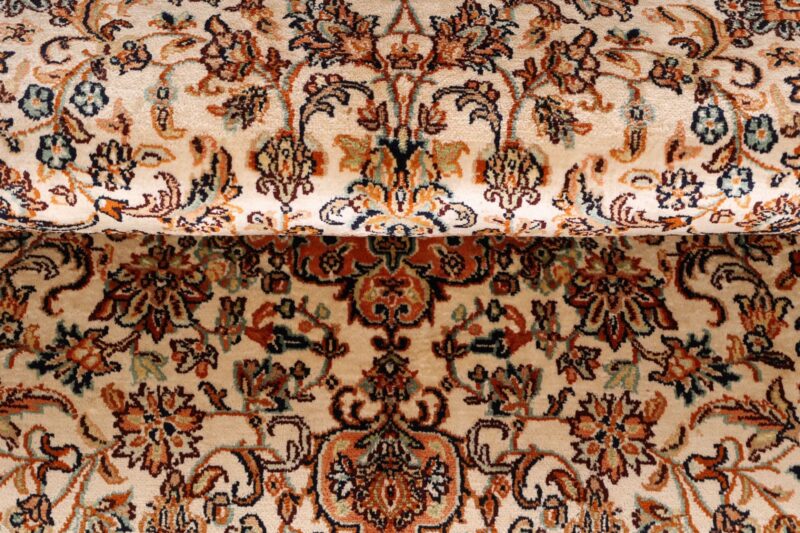 Indian Oriental Rug 124 × 182 cm, Silk, hand-knotted, vintage — view 9