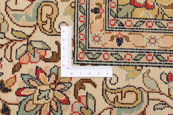 Indian Oriental Rug 124 × 183 cm, Silk, hand-knotted, luxury — view 3 Indian Oriental Rug 124 × 183 cm, Silk, hand-knotted, luxury — view 3