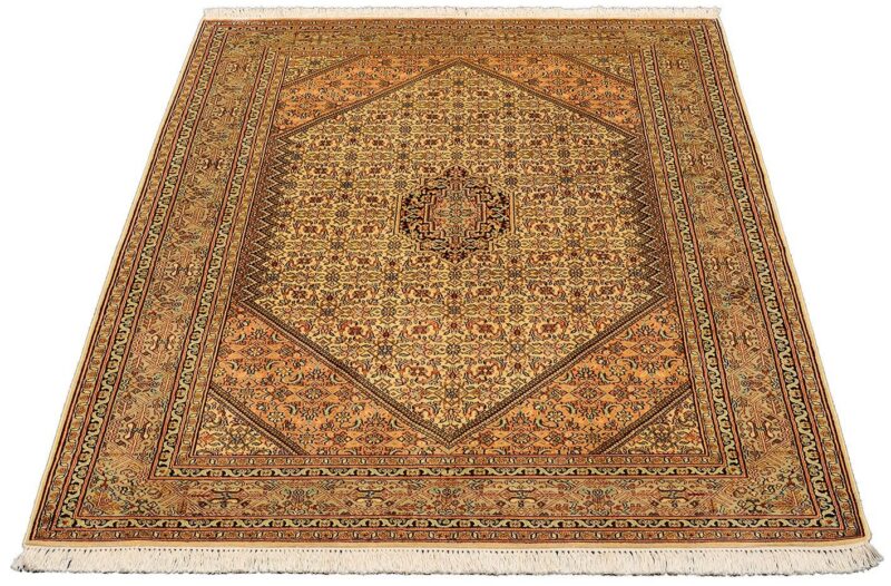 Indian Oriental Rug 132 × 186 cm, Silk, hand-knotted — view 2 Indian Oriental Rug 132 × 186 cm, Silk, hand-knotted — view 2