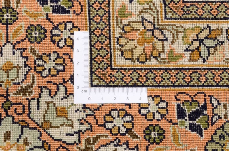 Indian Oriental Rug 192 × 276 cm, Silk, hand-knotted — view 3