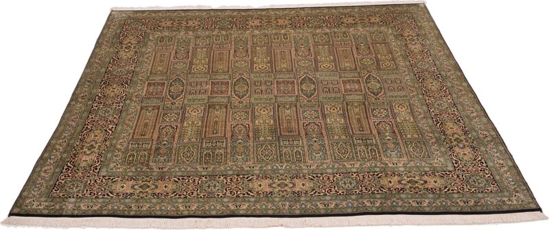 Indian Oriental Rug 201 × 210 cm, Silk, hand-knotted, exclusive — view 2 Indian Oriental Rug 201 × 210 cm, Silk, hand-knotted, exclusive — view 2