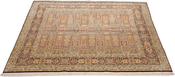 Indian Oriental Rug 201 × 210 cm, Silk, hand-knotted, exclusive — view 3 Indian Oriental Rug 201 × 210 cm, Silk, hand-knotted, exclusive — view 3
