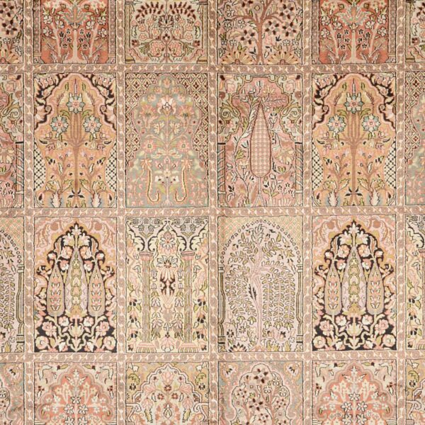 Indian Oriental Rug 273 × 370 cm, Silk, hand-knotted — view 5 Indian Oriental Rug 273 × 370 cm, Silk, hand-knotted — view 5