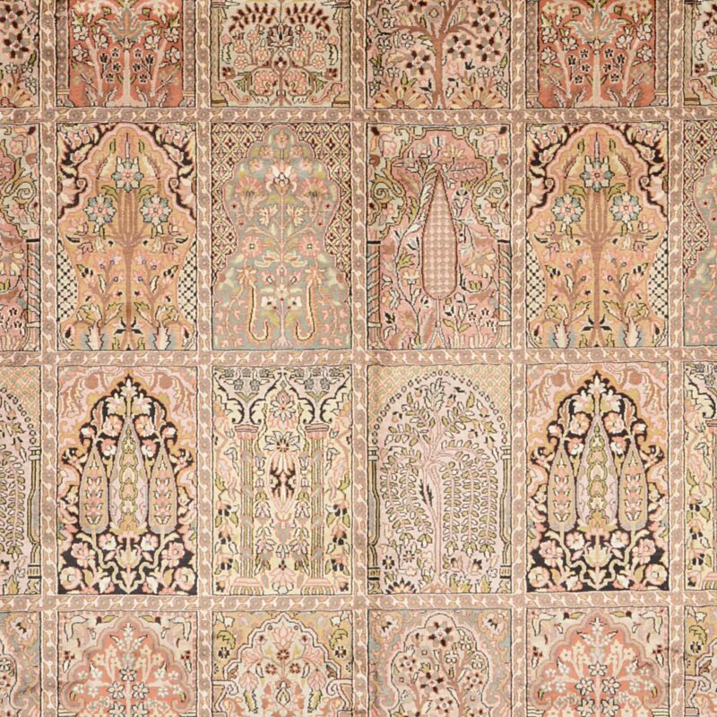 Indian Oriental Rug 273 × 370 cm, Silk, hand-knotted — view 5 Indian Oriental Rug 273 × 370 cm, Silk, hand-knotted — view 5