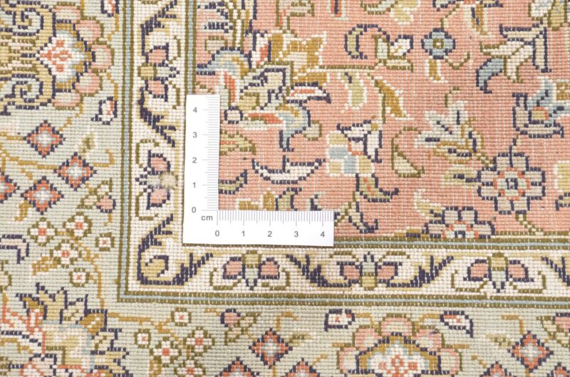 Indian Oriental Rug 62 × 135 cm, Silk, hand-knotted — view 3 Indian Oriental Rug 62 × 135 cm, Silk, hand-knotted — view 3
