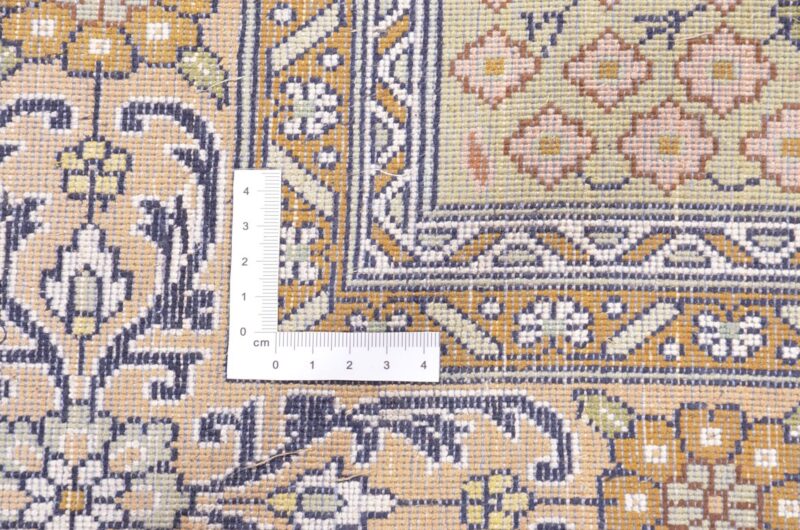 Indian Oriental Rug 78 × 123 cm, Silk, hand-knotted, high quality — view 3 Indian Oriental Rug 78 × 123 cm, Silk, hand-knotted, high quality — view 3
