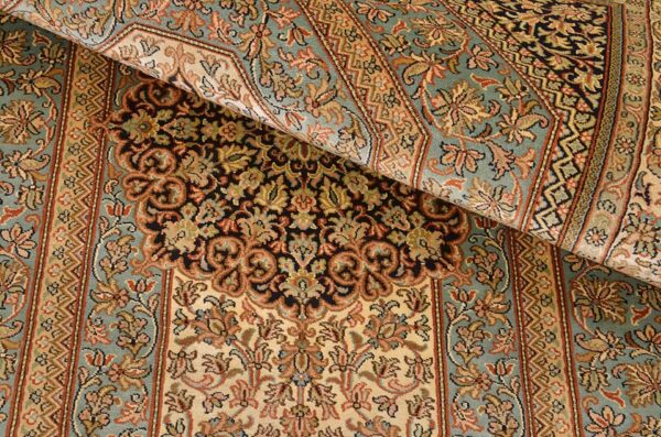 Indian Oriental Rug 95 × 155 cm, Silk, hand-knotted — view 5