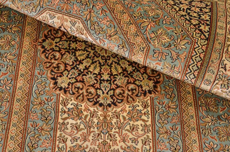 Indian Oriental Rug 95 × 155 cm, Silk, hand-knotted — view 5