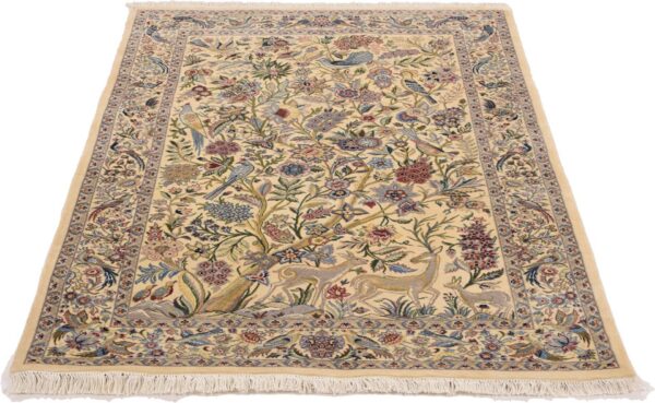 Isfahan Oriental Rug 124 × 175 cm, Wool, hand-knotted — view 4 Isfahan Oriental Rug 124 × 175 cm, Wool, hand-knotted — view 4