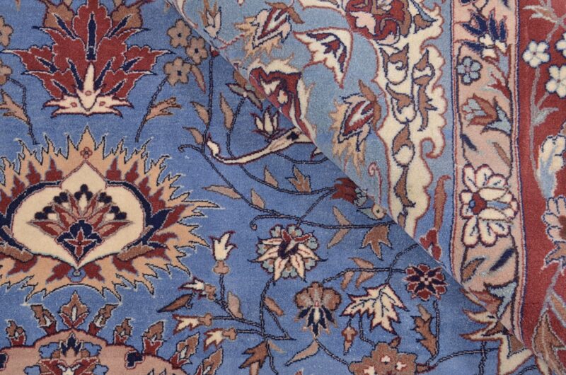 Isfahan Oriental Rug 210 × 332 cm, Silk, hand-knotted — view 5 Isfahan Oriental Rug 210 × 332 cm, Silk, hand-knotted — view 5