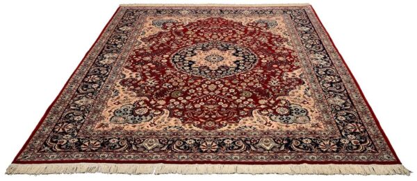 Isfahan Oriental Rug 248 × 335 cm, Wool and Silk, hand-knotted — view 2