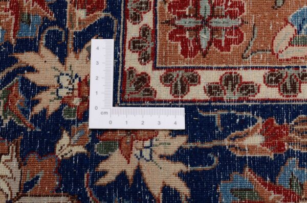 Isfahan Oriental Rug 250 × 250 cm, Wool, hand-knotted — view 3 Isfahan Oriental Rug 250 × 250 cm, Wool, hand-knotted — view 3