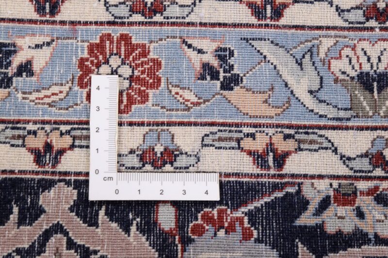 Isfahan Oriental Rug 250 × 313 cm, Wool, hand-knotted — view 3 Isfahan Oriental Rug 250 × 313 cm, Wool, hand-knotted — view 3