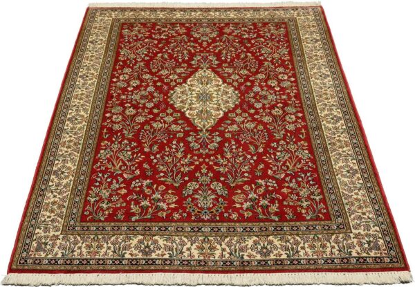 Kashmir Oriental Rug 125 × 201 cm, Silk, hand-knotted — view 2 Kashmir Oriental Rug 125 × 201 cm, Silk, hand-knotted — view 2