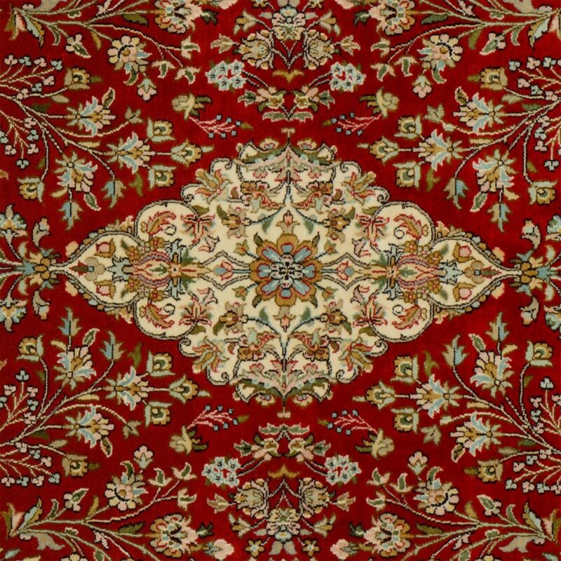 Kashmir Oriental Rug 125 × 201 cm, Silk, hand-knotted — view 4 Kashmir Oriental Rug 125 × 201 cm, Silk, hand-knotted — view 4