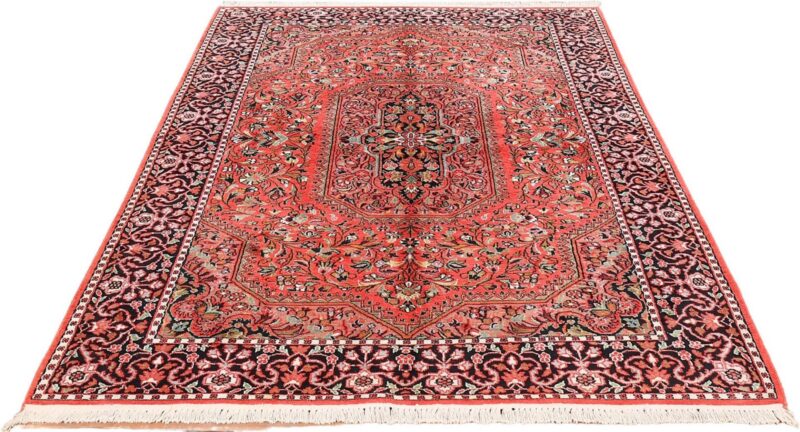 Kashmir Oriental Rug 153 × 245 cm, Silk, hand-knotted — view 2