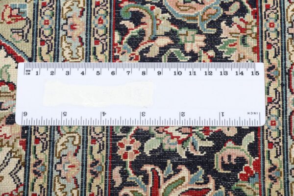 Kashmir Oriental Rug 154 × 226 cm, Silk, hand-knotted — view 11 Kashmir Oriental Rug 154 × 226 cm, Silk, hand-knotted — view 11