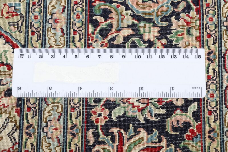 Kashmir Oriental Rug 154 × 226 cm, Silk, hand-knotted — view 11 Kashmir Oriental Rug 154 × 226 cm, Silk, hand-knotted — view 11