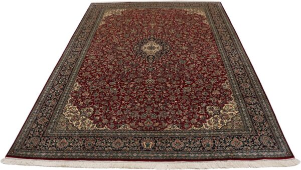 Kashmir Oriental Rug 154 × 226 cm, Silk, hand-knotted — view 7 Kashmir Oriental Rug 154 × 226 cm, Silk, hand-knotted — view 7