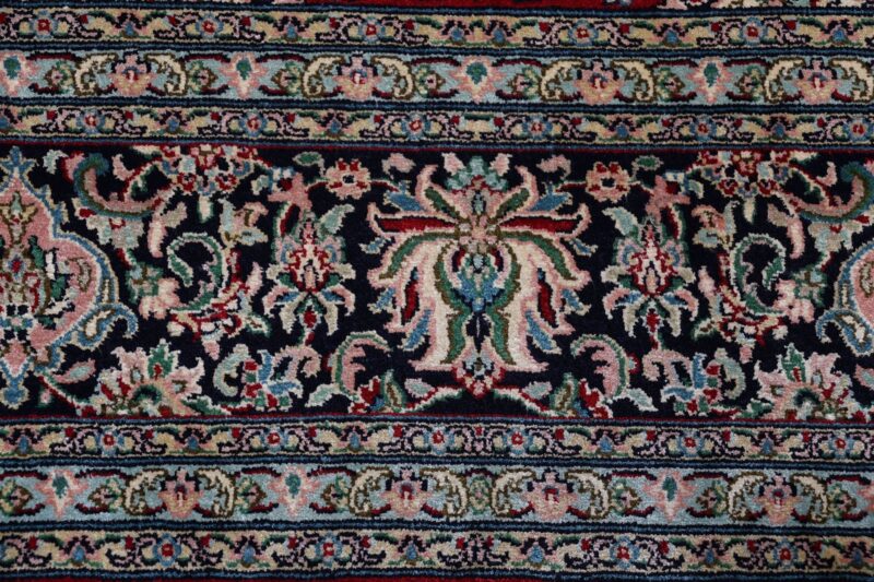 Kashmir Oriental Rug 154 × 226 cm, Silk, hand-knotted — view 8 Kashmir Oriental Rug 154 × 226 cm, Silk, hand-knotted — view 8