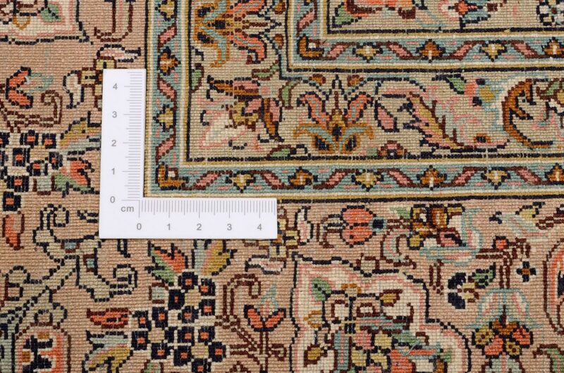 Kashmir Oriental Rug 158 × 219 cm, Silk, hand-knotted — view 3