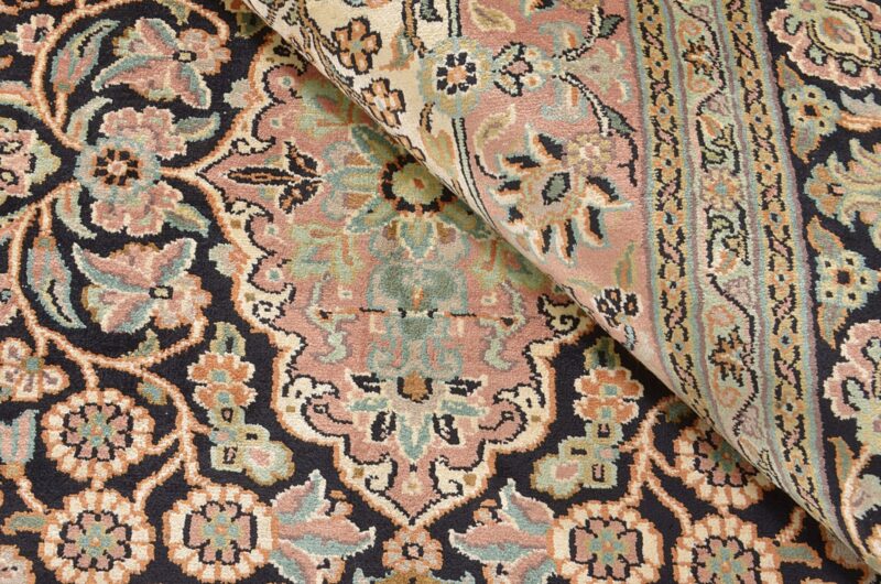 Kashmir Oriental Rug 169 × 247 cm, Silk, hand-knotted — view 5