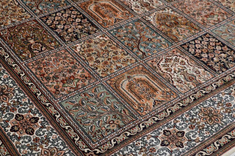 Kashmir Oriental Rug 172 × 246 cm, Silk, hand-knotted — view 5